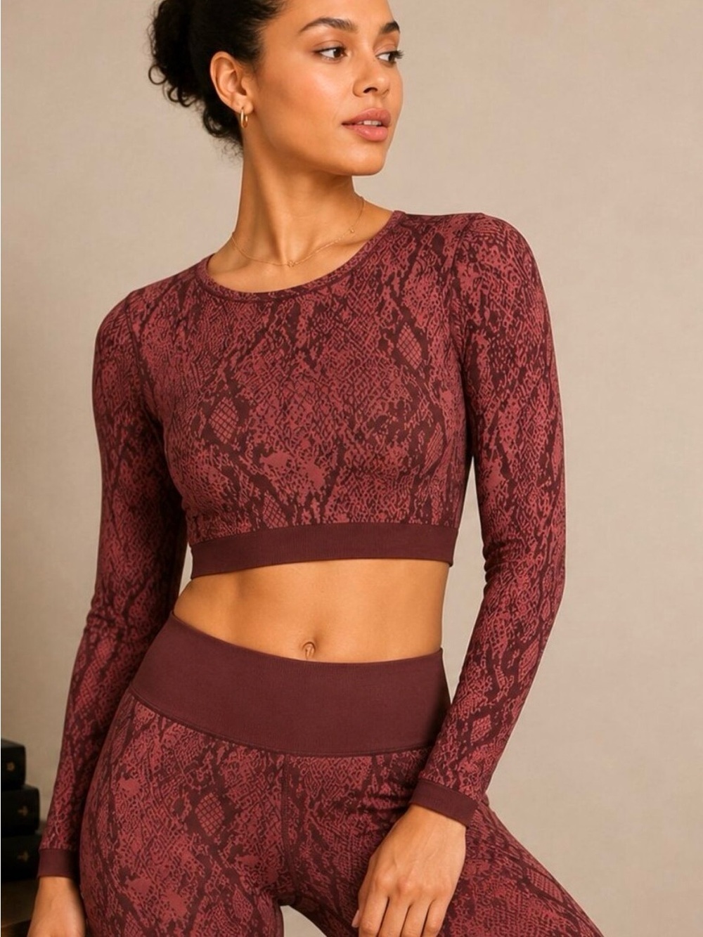Fabletics Kamila Seamless Long Sleeve Cropped Workout Top Size XS